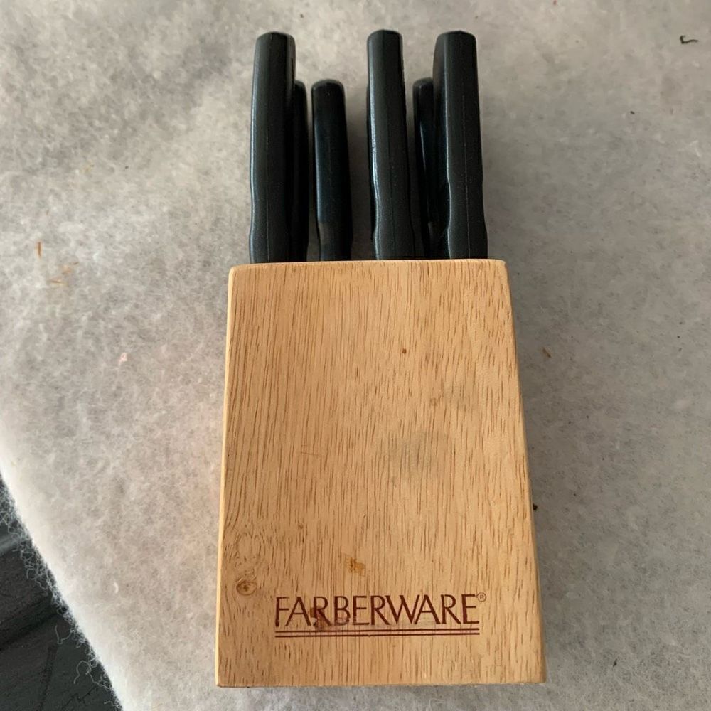 Farberware 7 Piece Steak Knife Set In Block